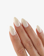 Uñas press-on Milky White Almendrada Corta - vista adicional 1 | Cuti Clé