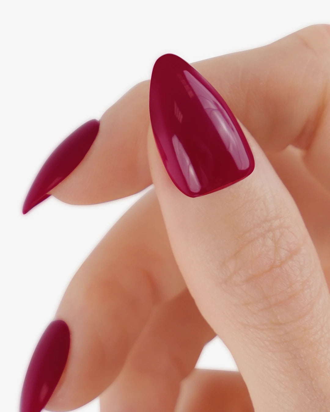 Uñas press-on Burgundy Almendrada Corta - vista adicional 3 | Cuti Clé