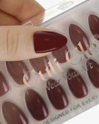 Uñas press-on Cherry Noir Almendrada Corta - vista adicional 3 | Cuti Clé
